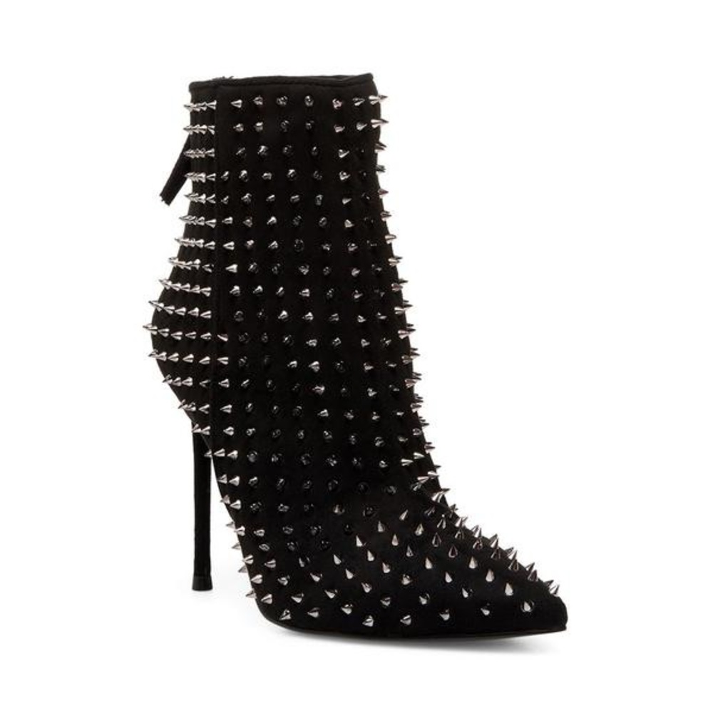 Steve Madden Via-S Boot in Size 6.5